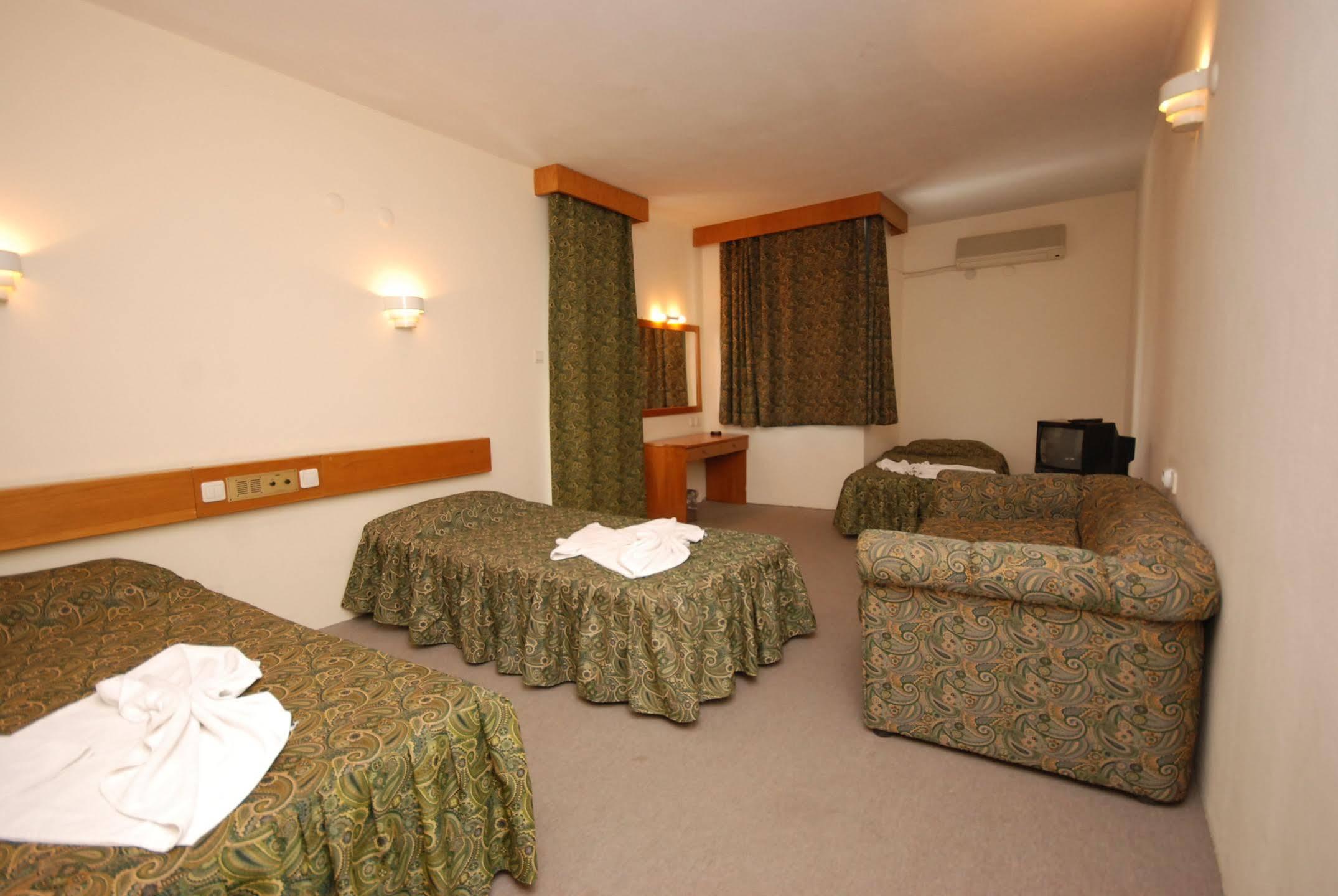 Dias Hotel