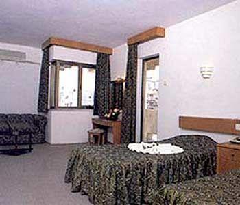 Dias Hotel